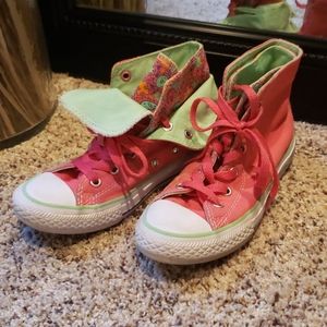 Size 1 girls high top Converse